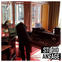 Studio Ansage On Air 30 Jahre Radio 100